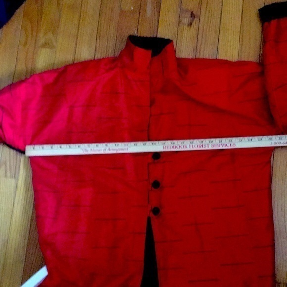 Black and red reversible jacket - Picture 9 of 10
